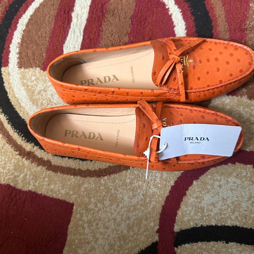 PRADA - Picture 4 of 5